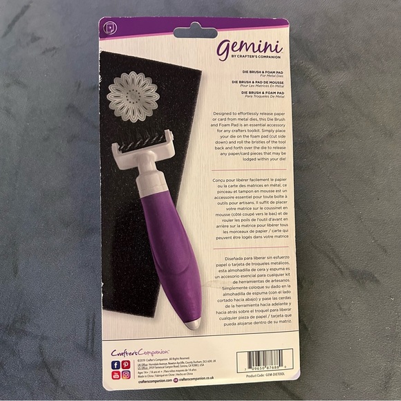 Crafter's Companion - Die Brush and Foam Pad - Picture 2 of 4